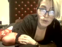 Bonjour je suis une belle femme de 50 ans au style atypique