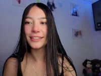 I am a girl full of energy, outgoing and always with a big smile. I love going to the gym, where I feel strong and motivated. My laugh is something that defines me, it