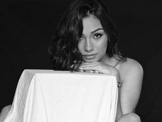 jasmin webcam model AmyZuri