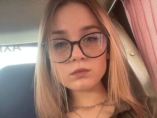 fingering girl cam KristenMooren