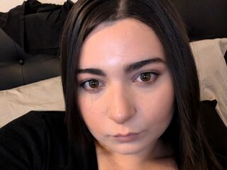 camgirl masturbating with dildo SashaMaroon