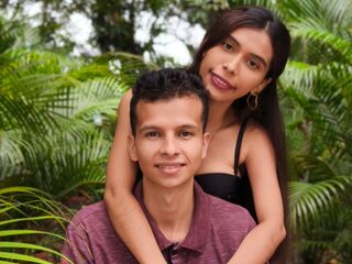 couple webcam naked LuccyAndJames