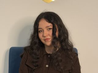 camwhore fingering shaved pussy AileenSibeto