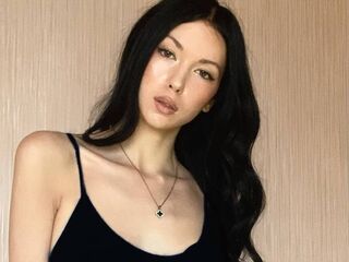 cam show AishaWolf