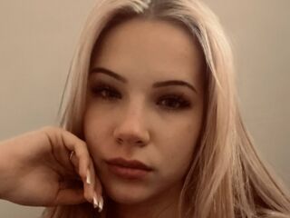 naked webcam girl photo AletaKunde