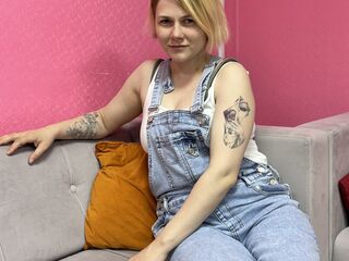 naked cam girl AliceMaurik