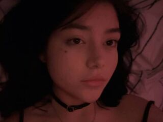naughty cam girl fingering pussy AlisaGlow