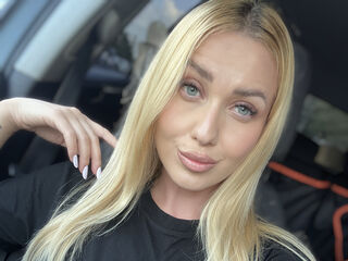 fingering girl cam AmaFox