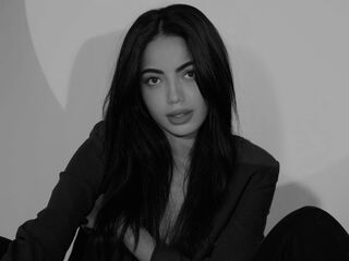 closeup web cam AmaraValmont