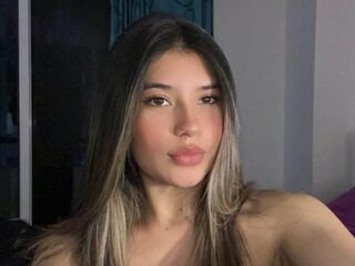 chat show AmberCuellar