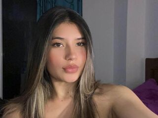 cam girl playing with dildo AmberDaccardi