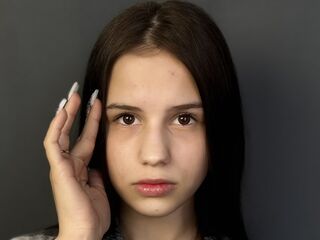 topless cam girl AnnetPintonin