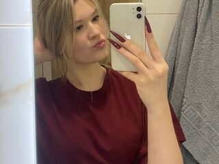 hot cam girl fingering pussy Bloryjon