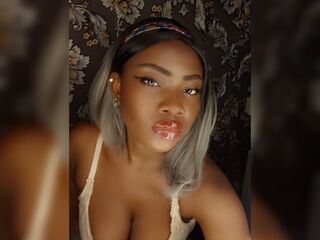 naughty cam girl fingering shaved pussy BrownElla