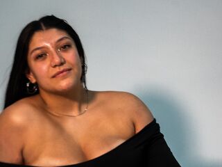 naked webcam girl fingering CamilaCasstro