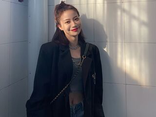 adult cam CamilleShirley