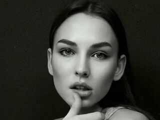 girl shaving pussy CariGugliuzza