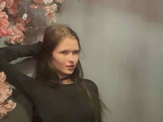 naked girl with cam masturbating CharisseChappel