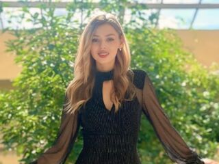 beautiful webcamgirl CharlotteReimer