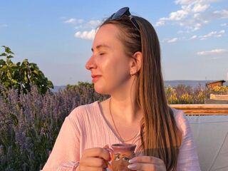 hot webcam slut CherylWien