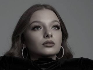 camgirl live CreolaScheidler