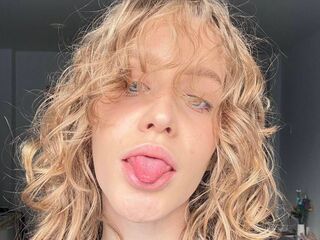 cam chatroom DaniaGanis