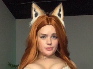 girl showing tits DaniellaBang