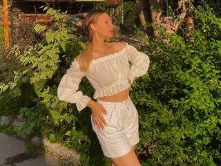 streaming live webcam DaynaMiller