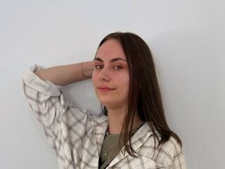 cam girl playing with vibrator DeanRicotta
