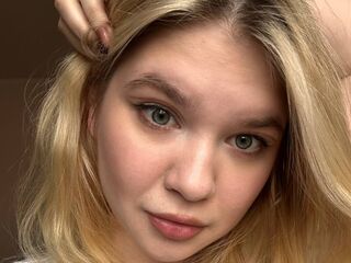 naked webcamgirl photo DebrahPloeger