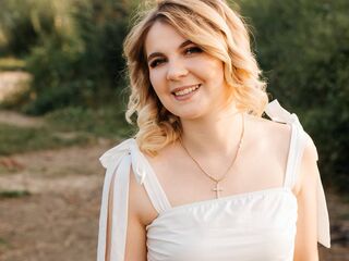 camgirl webcam pic DemetriceAkpan