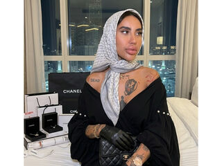 camwhore masturbating with vibrator DianaCarolinas