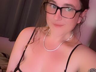 topless cam girl EffieHamilton