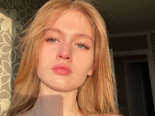 kinky webcam model EleanorPattinson