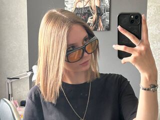 cam girl playing with vibrator ElidaGonchoff