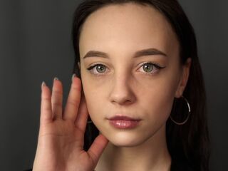 naked camgirl fingering pussy EllynDarvish