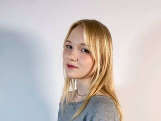 free nude live show ElmaKinnunen