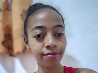 topless camgirl ElodieRazafi