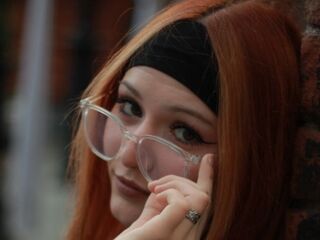 hot cam slut EmeraldClyatt