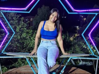hot girl live webcam EmiVoss