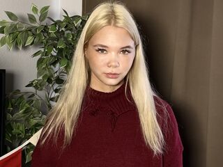 camgirl showing pussy HeideSarkar