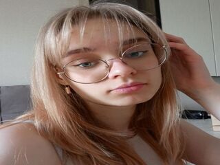 naked girl with webcam fingering HelenEllin