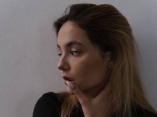 cam girl playing with sextoy HermilaKapper