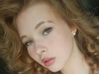 camwhore fingering shaved pussy IllaPytlewski