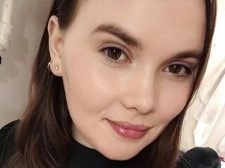 camgirl playing with sextoy InesZollo