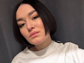 masturbating camgirl JannSandor