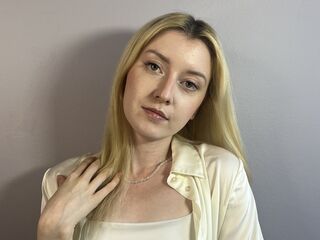 webcam strip tease show JeanneHolmes