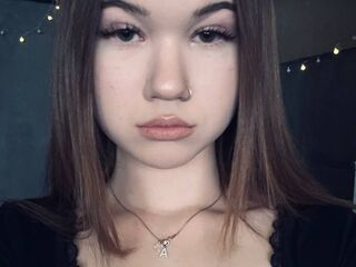 naked camgirl masturbating with dildo JerryBlechman