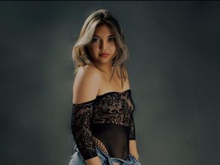 hot cam girl spreading pussy JessieSantana