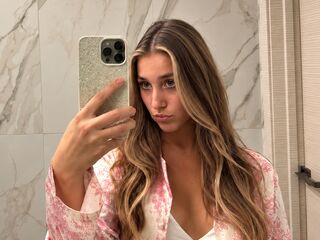 camgirl masturbating with sextoy JohnieBritton